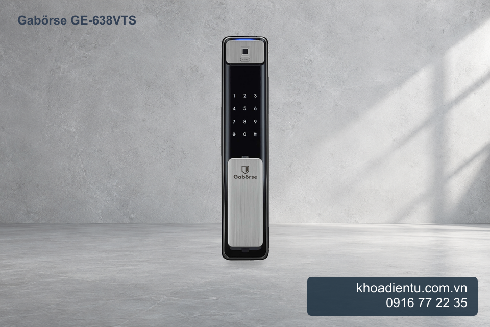 Khóa cửa vân tay Gabörse GE-638VTS trong studio bê tông sáng