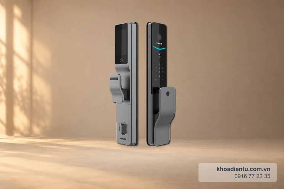 Khóa cửa vân tay Philips DDL720-MVP-17HWS trên nền studio be với ánh sáng ấm