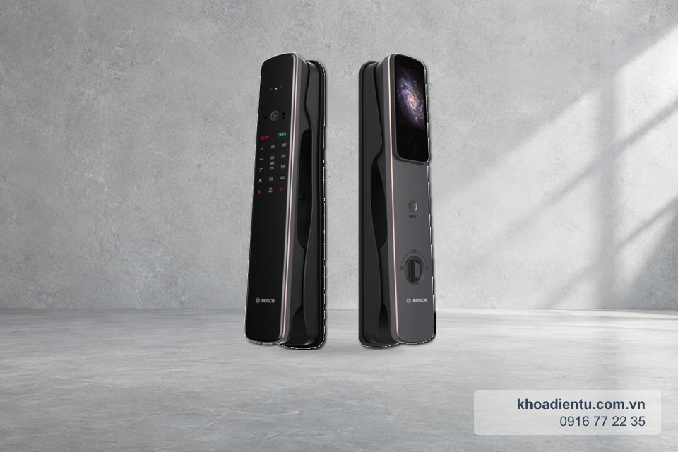 Khóa nhận diện khuôn mặt, camera Bosch EL800VF (Đức) trên nền studio bê tông sáng