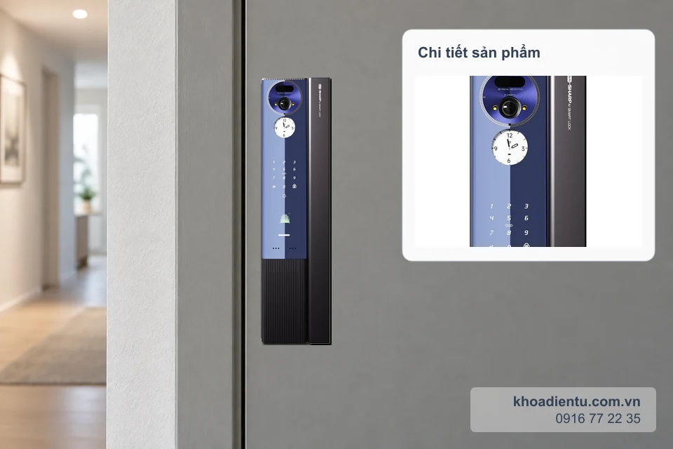 Khóa nhận diện khuôn mặt Sharp H5-FV (Nhật) lắp gần mép đóng của cửa xám tại hành lang căn hộ, kèm ô phóng to chi tiết