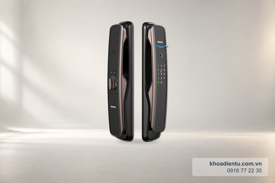 Khóa vân tay Philips DDL702E trên nền studio trắng kem