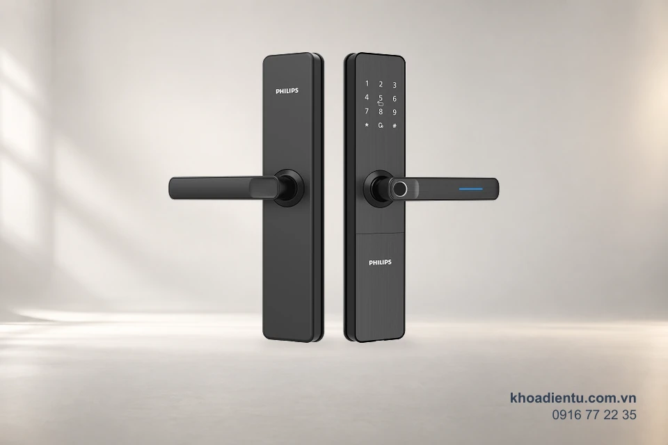 Bộ khóa Philips DDL609-5HS màu đen gồm mặt ngoài và mặt trong trên nền studio sáng