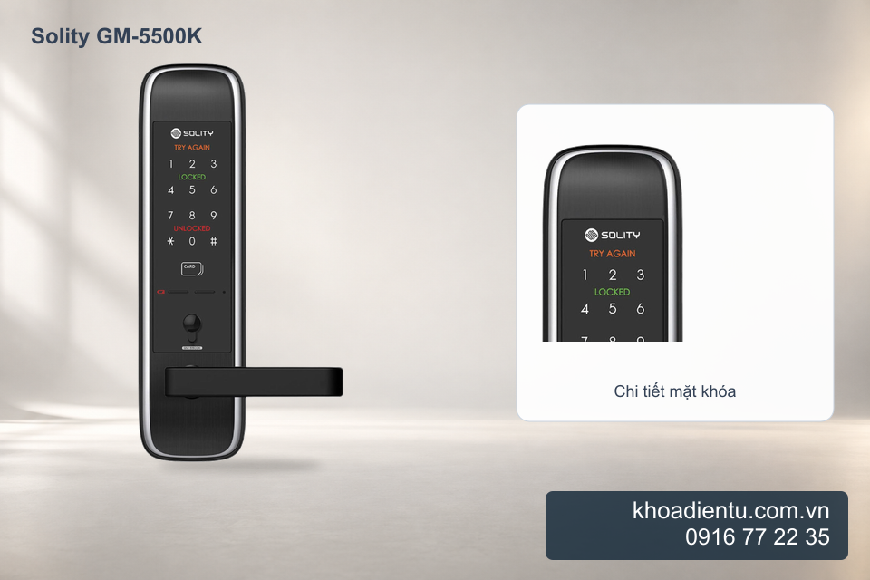 Khóa cửa điện tử thẻ từ Solity GM-5500K trong studio trắng kem, chi tiết phóng to từ ảnh gốc