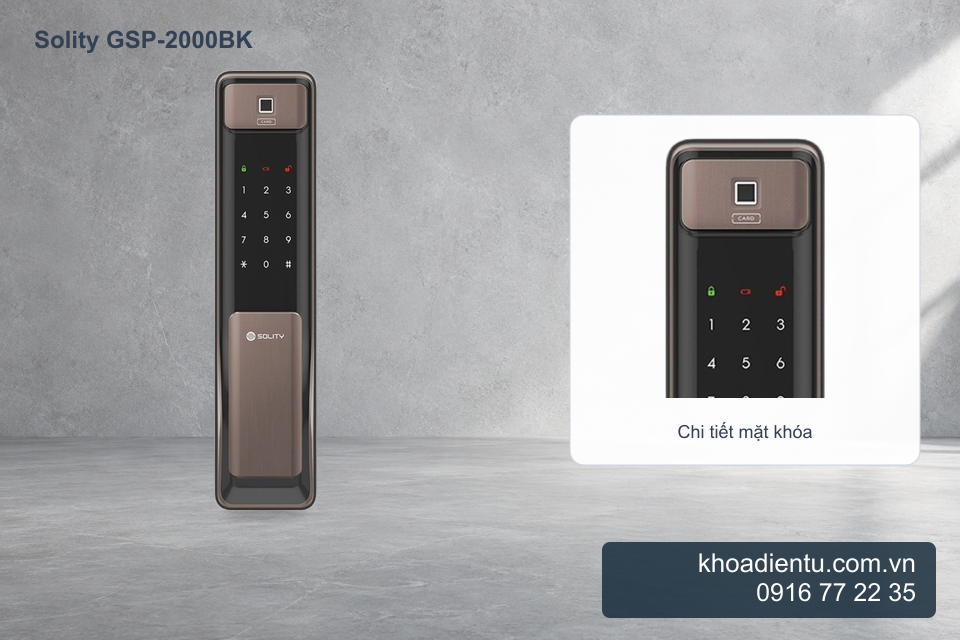 Khóa cửa điện tử vân tay Solity GSP-2000BK trong studio bê tông sáng, chi tiết phóng to từ ảnh gốc